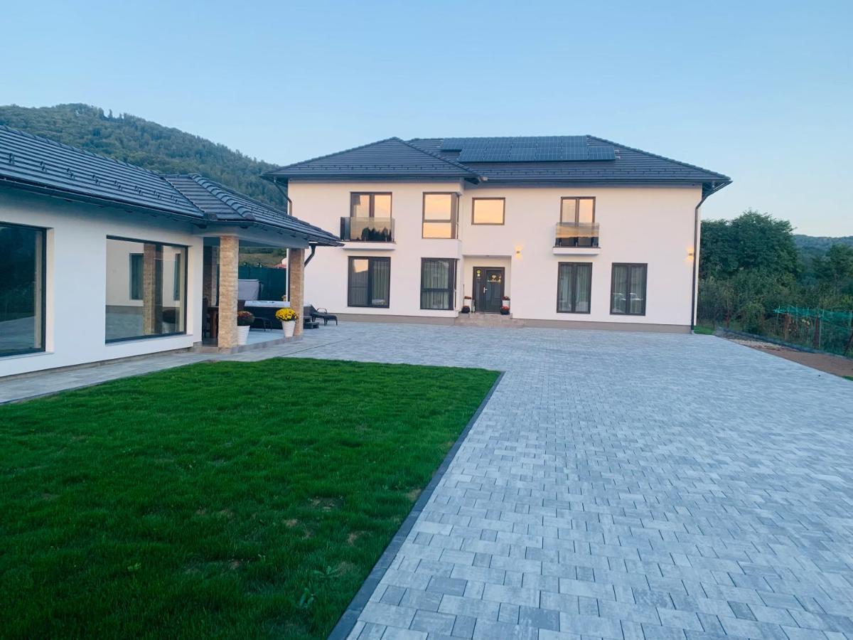 Vila Diamond Lux&Spa Sovata Εξωτερικό φωτογραφία